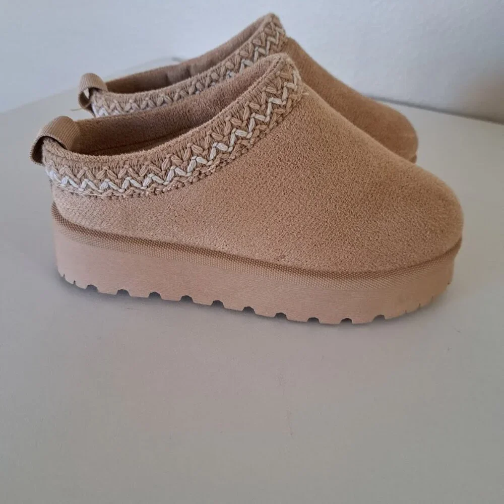 Link Girl shoes size 12 they are UGG like shoes Tan